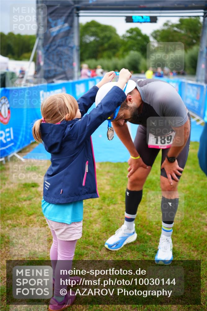 30.08.2026 - Elbe Triathlon Hamburg LAZAROV Photography http://msf.ph/oto/10030144 30.08.2026 10:08:15 Ziel  meine-sportfotos.de