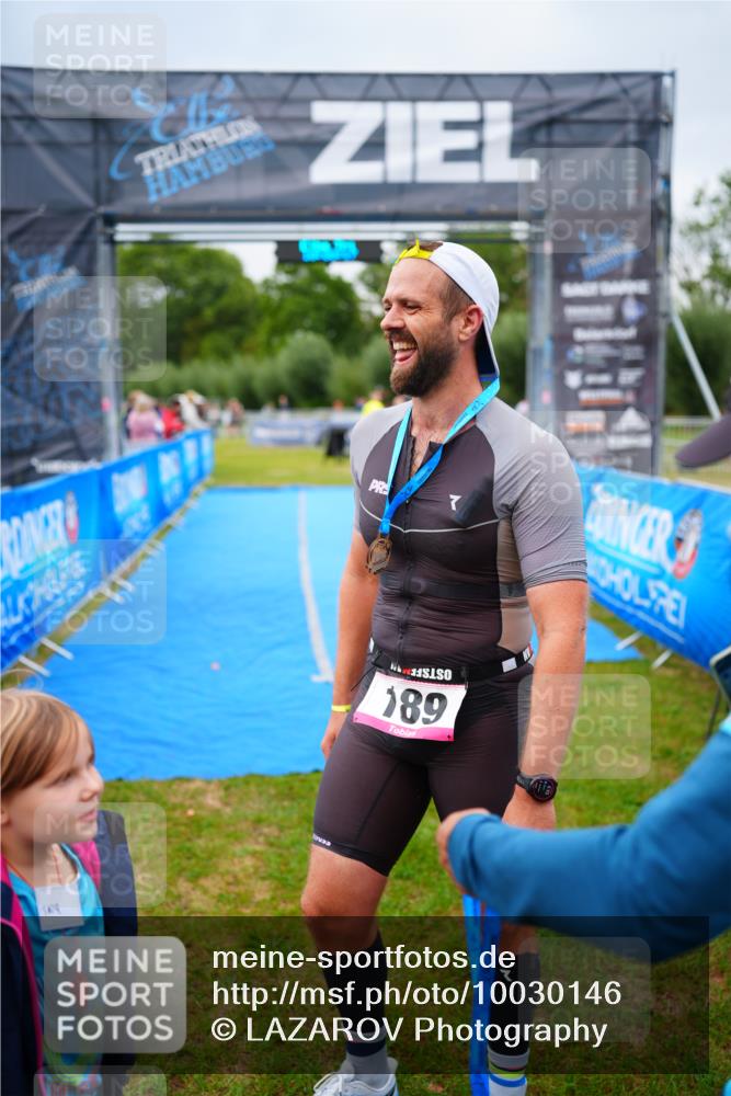 30.08.2026 - Elbe Triathlon Hamburg LAZAROV Photography http://msf.ph/oto/10030146 30.08.2026 10:08:17 Ziel  meine-sportfotos.de