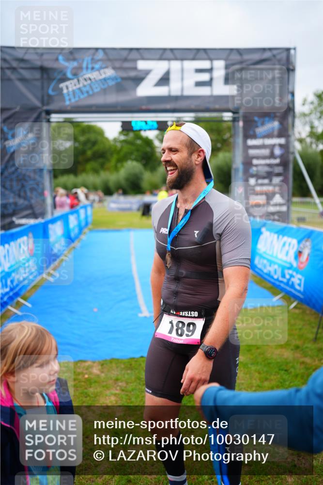 30.08.2026 - Elbe Triathlon Hamburg LAZAROV Photography http://msf.ph/oto/10030147 30.08.2026 10:08:18 Ziel  meine-sportfotos.de
