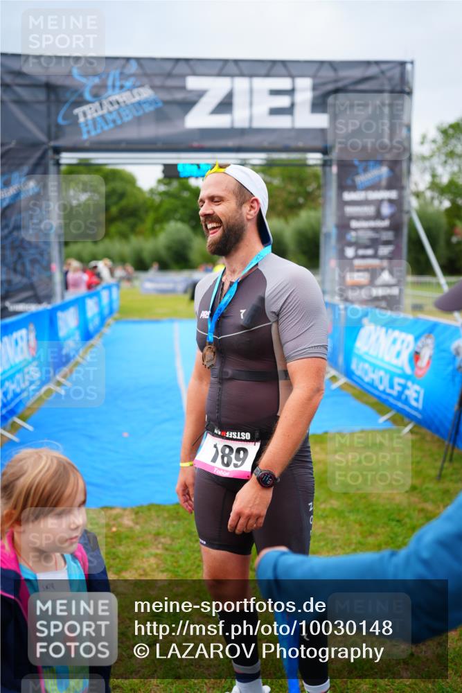 30.08.2026 - Elbe Triathlon Hamburg LAZAROV Photography http://msf.ph/oto/10030148 30.08.2026 10:08:18 Ziel  meine-sportfotos.de