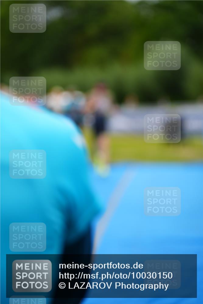 30.08.2026 - Elbe Triathlon Hamburg LAZAROV Photography http://msf.ph/oto/10030150 30.08.2026 10:08:41 Ziel 219 meine-sportfotos.de