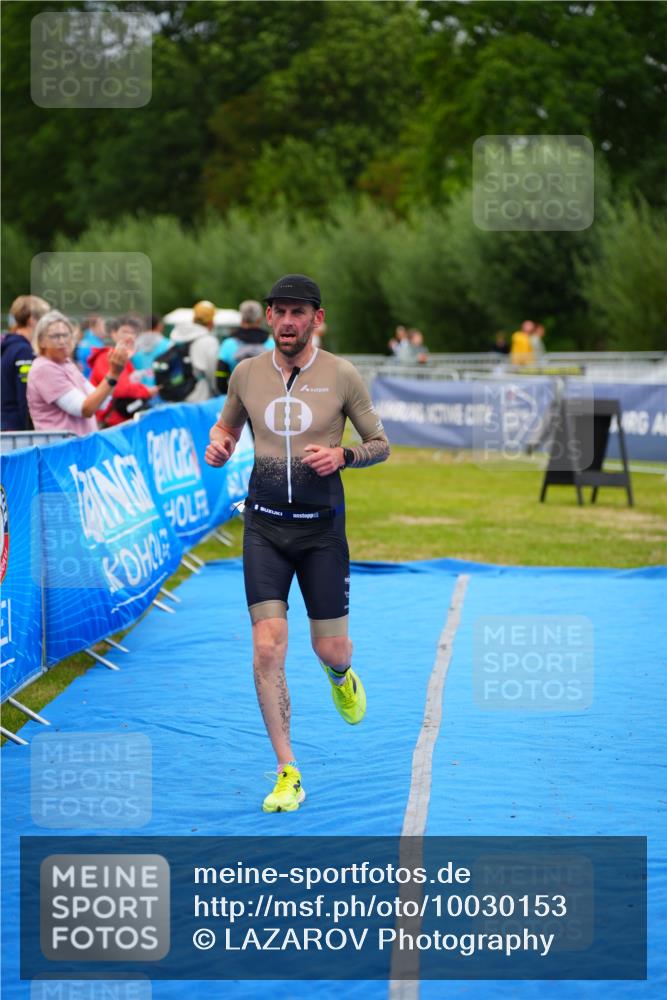30.08.2026 - Elbe Triathlon Hamburg LAZAROV Photography http://msf.ph/oto/10030153 30.08.2026 10:08:43 Ziel 219 meine-sportfotos.de