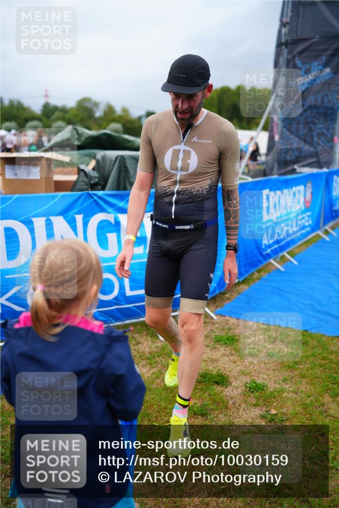30.08.2026 - Elbe Triathlon Hamburg LAZAROV Photography http://msf.ph/oto/10030159 30.08.2026 10:08:48 Ziel 182, 197 meine-sportfotos.de