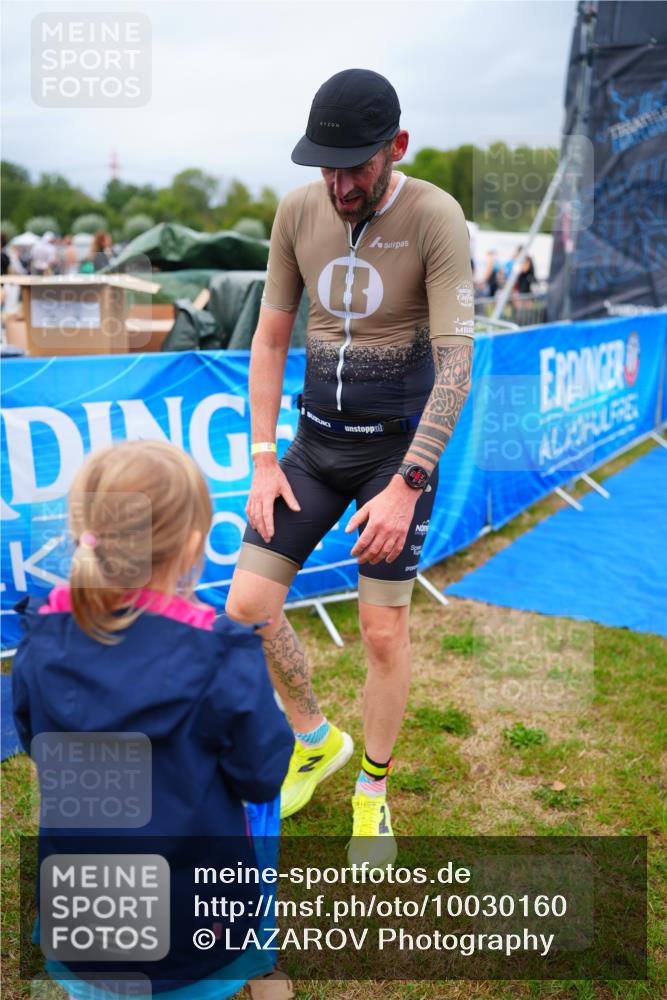 30.08.2026 - Elbe Triathlon Hamburg LAZAROV Photography http://msf.ph/oto/10030160 30.08.2026 10:08:48 Ziel 182, 197 meine-sportfotos.de