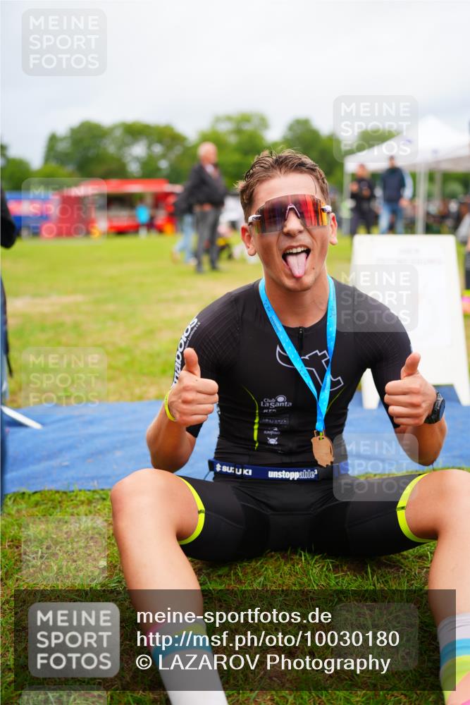 30.08.2026 - Elbe Triathlon Hamburg LAZAROV Photography http://msf.ph/oto/10030180 30.08.2026 10:09:20 Ziel  meine-sportfotos.de