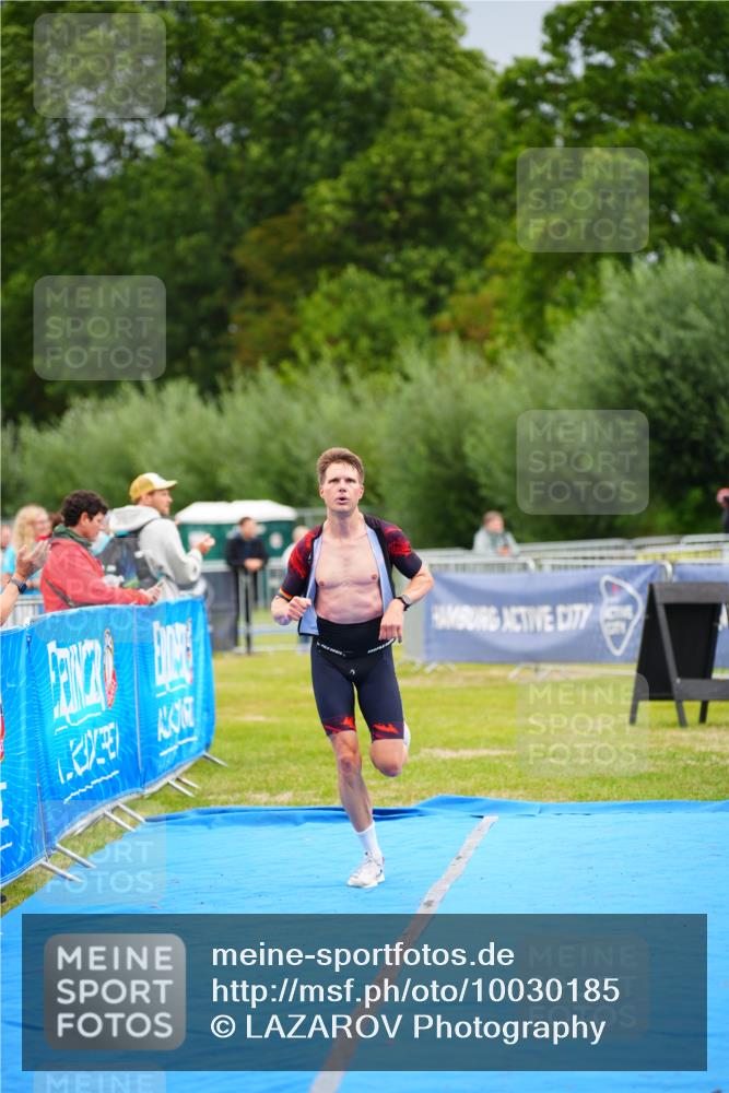 30.08.2026 - Elbe Triathlon Hamburg LAZAROV Photography http://msf.ph/oto/10030185 30.08.2026 10:09:29 Ziel 242 meine-sportfotos.de