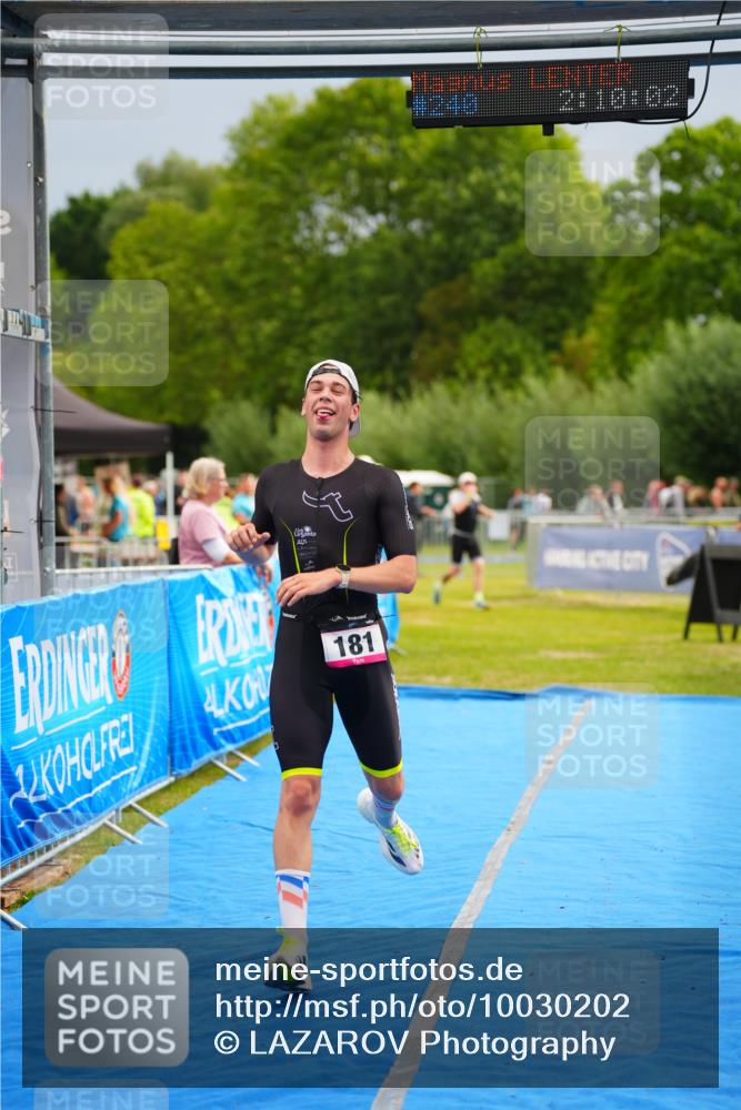 30.08.2026 - Elbe Triathlon Hamburg LAZAROV Photography http://msf.ph/oto/10030202 30.08.2026 10:10:04 Ziel 181, 240 meine-sportfotos.de