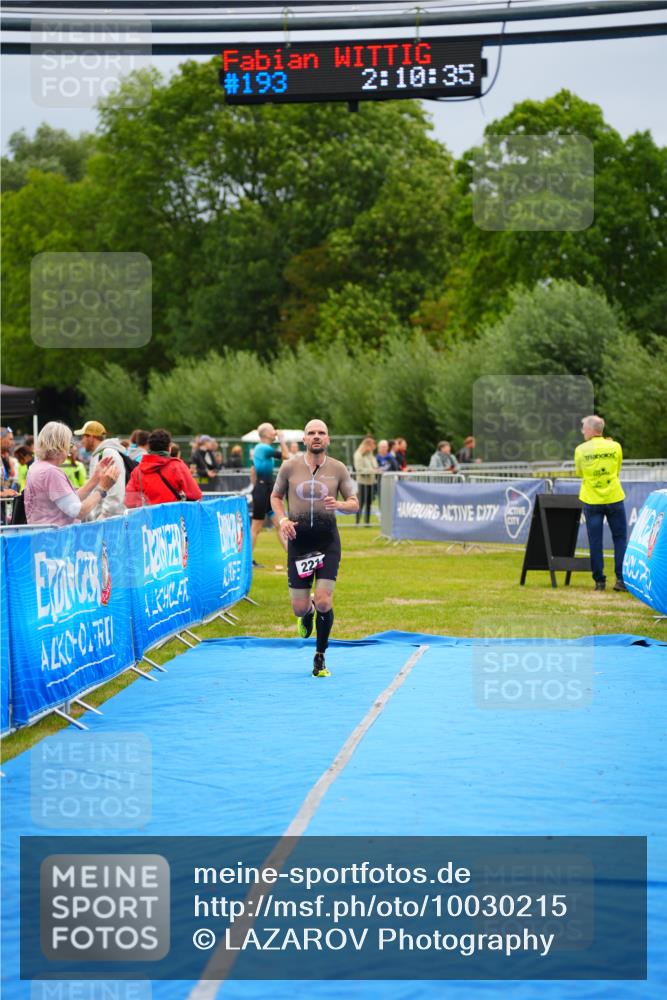 30.08.2026 - Elbe Triathlon Hamburg LAZAROV Photography http://msf.ph/oto/10030215 30.08.2026 10:10:36 Ziel 193, 221 meine-sportfotos.de