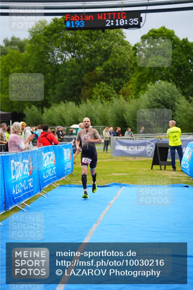 30.08.2026 - Elbe Triathlon Hamburg LAZAROV Photography http://msf.ph/oto/10030216 30.08.2026 10:10:36 Ziel 193, 221 meine-sportfotos.de