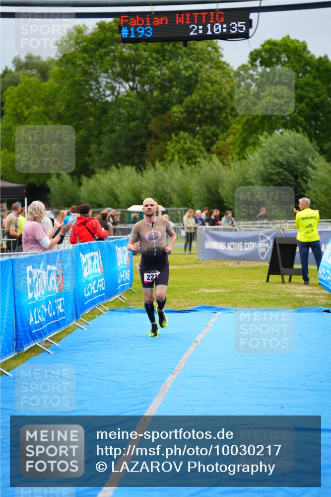 30.08.2026 - Elbe Triathlon Hamburg LAZAROV Photography http://msf.ph/oto/10030217 30.08.2026 10:10:36 Ziel 193, 221 meine-sportfotos.de