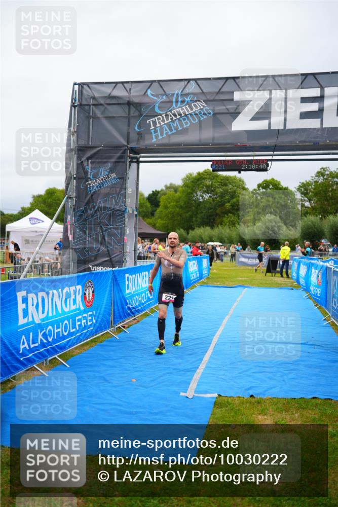30.08.2026 - Elbe Triathlon Hamburg LAZAROV Photography http://msf.ph/oto/10030222 30.08.2026 10:10:39 Ziel 221 meine-sportfotos.de