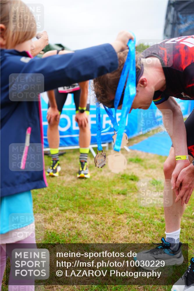 30.08.2026 - Elbe Triathlon Hamburg LAZAROV Photography http://msf.ph/oto/10030229 30.08.2026 10:10:56 Ziel  meine-sportfotos.de