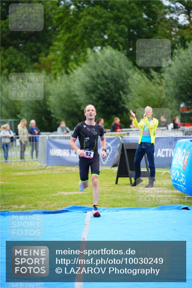 30.08.2026 - Elbe Triathlon Hamburg LAZAROV Photography http://msf.ph/oto/10030249 30.08.2026 10:11:47 Ziel 192 meine-sportfotos.de