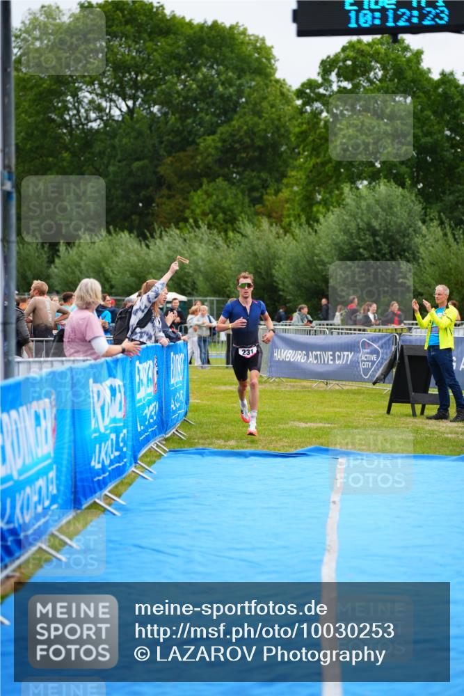 30.08.2026 - Elbe Triathlon Hamburg LAZAROV Photography http://msf.ph/oto/10030253 30.08.2026 10:12:23 Ziel 231 meine-sportfotos.de