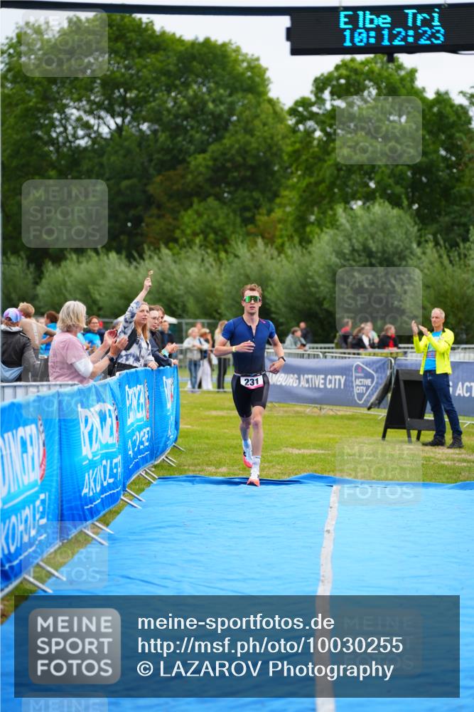 30.08.2026 - Elbe Triathlon Hamburg LAZAROV Photography http://msf.ph/oto/10030255 30.08.2026 10:12:24 Ziel 231 meine-sportfotos.de