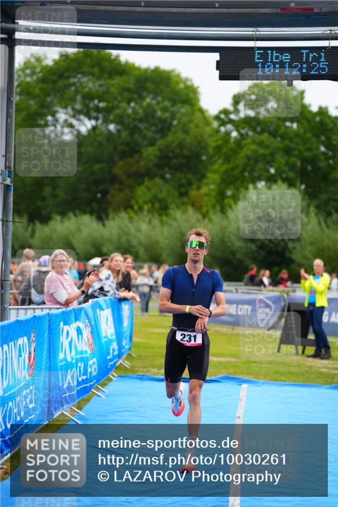 30.08.2026 - Elbe Triathlon Hamburg LAZAROV Photography http://msf.ph/oto/10030261 30.08.2026 10:12:26 Ziel 231 meine-sportfotos.de