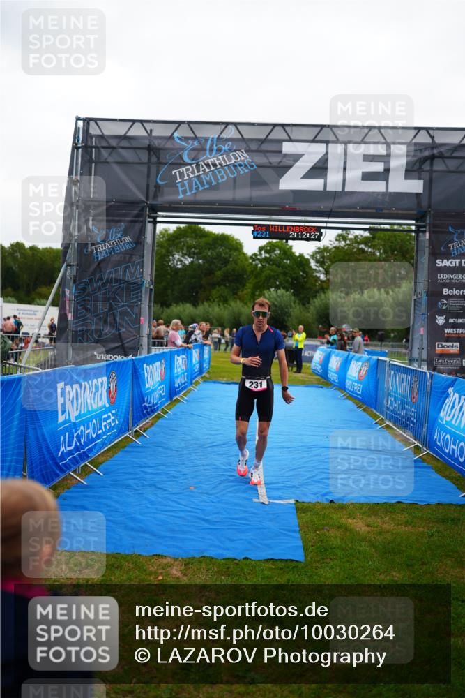 30.08.2026 - Elbe Triathlon Hamburg LAZAROV Photography http://msf.ph/oto/10030264 30.08.2026 10:12:27 Ziel 231 meine-sportfotos.de