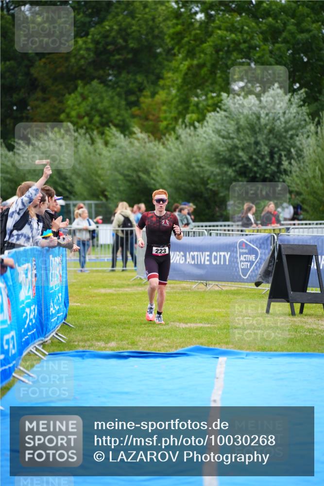 30.08.2026 - Elbe Triathlon Hamburg LAZAROV Photography http://msf.ph/oto/10030268 30.08.2026 10:12:49 Ziel 223 meine-sportfotos.de