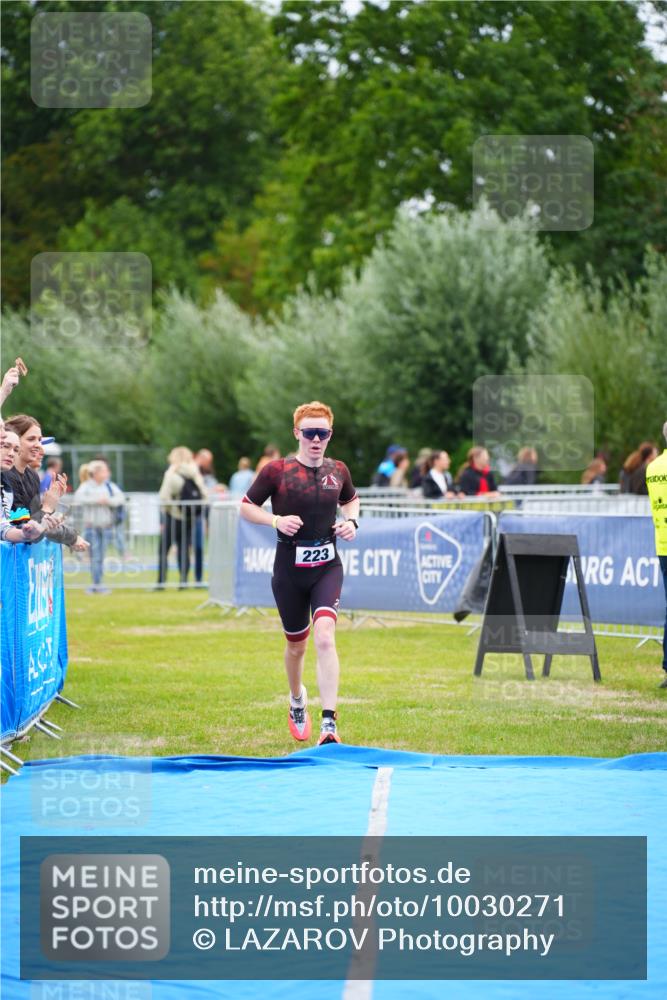30.08.2026 - Elbe Triathlon Hamburg LAZAROV Photography http://msf.ph/oto/10030271 30.08.2026 10:12:50 Ziel 223 meine-sportfotos.de