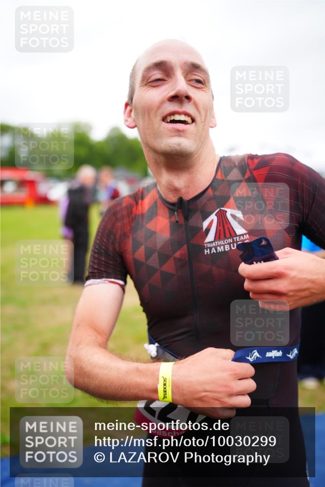 30.08.2026 - Elbe Triathlon Hamburg LAZAROV Photography http://msf.ph/oto/10030299 30.08.2026 10:13:51 Ziel  meine-sportfotos.de