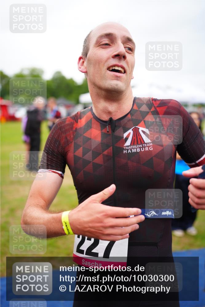 30.08.2026 - Elbe Triathlon Hamburg LAZAROV Photography http://msf.ph/oto/10030300 30.08.2026 10:13:51 Ziel  meine-sportfotos.de