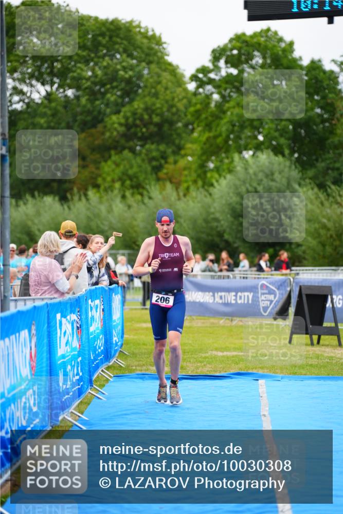 30.08.2026 - Elbe Triathlon Hamburg LAZAROV Photography http://msf.ph/oto/10030308 30.08.2026 10:14:06 Ziel 206 meine-sportfotos.de