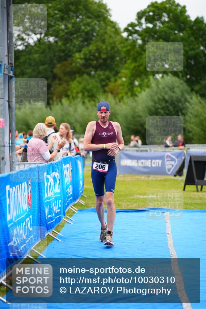 30.08.2026 - Elbe Triathlon Hamburg LAZAROV Photography http://msf.ph/oto/10030310 30.08.2026 10:14:06 Ziel 206 meine-sportfotos.de