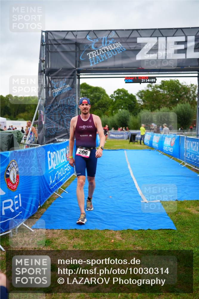 30.08.2026 - Elbe Triathlon Hamburg LAZAROV Photography http://msf.ph/oto/10030314 30.08.2026 10:14:11 Ziel 206 meine-sportfotos.de