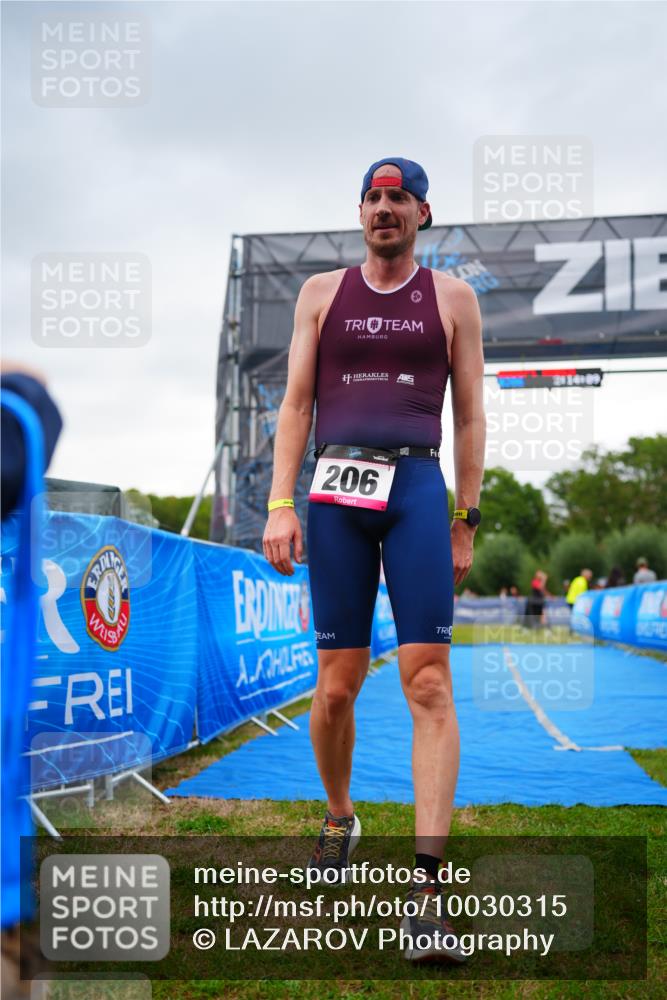 30.08.2026 - Elbe Triathlon Hamburg LAZAROV Photography http://msf.ph/oto/10030315 30.08.2026 10:14:14 Ziel  meine-sportfotos.de