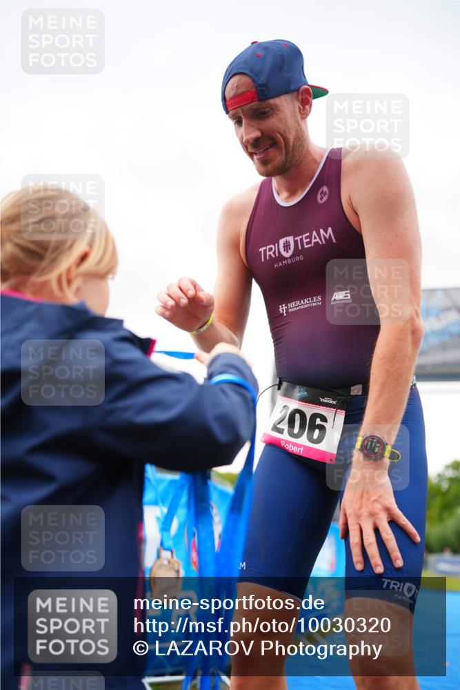 30.08.2026 - Elbe Triathlon Hamburg LAZAROV Photography http://msf.ph/oto/10030320 30.08.2026 10:14:16 Ziel  meine-sportfotos.de
