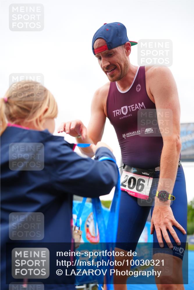 30.08.2026 - Elbe Triathlon Hamburg LAZAROV Photography http://msf.ph/oto/10030321 30.08.2026 10:14:16 Ziel  meine-sportfotos.de