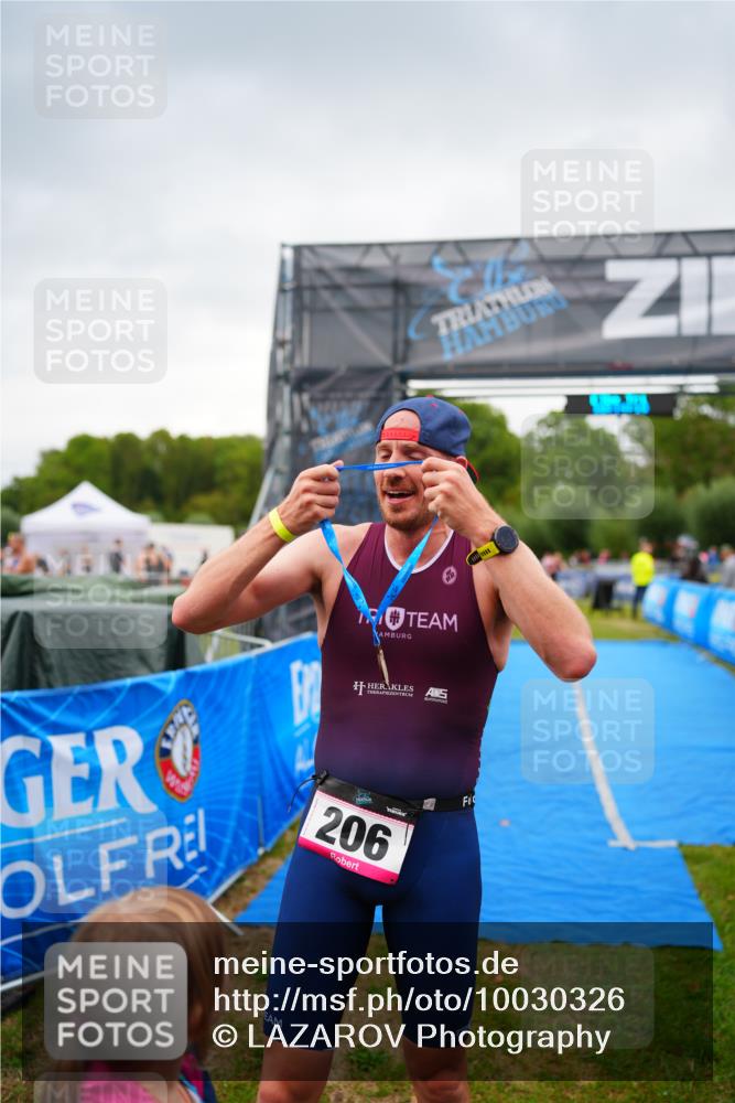 30.08.2026 - Elbe Triathlon Hamburg LAZAROV Photography http://msf.ph/oto/10030326 30.08.2026 10:14:19 Ziel  meine-sportfotos.de