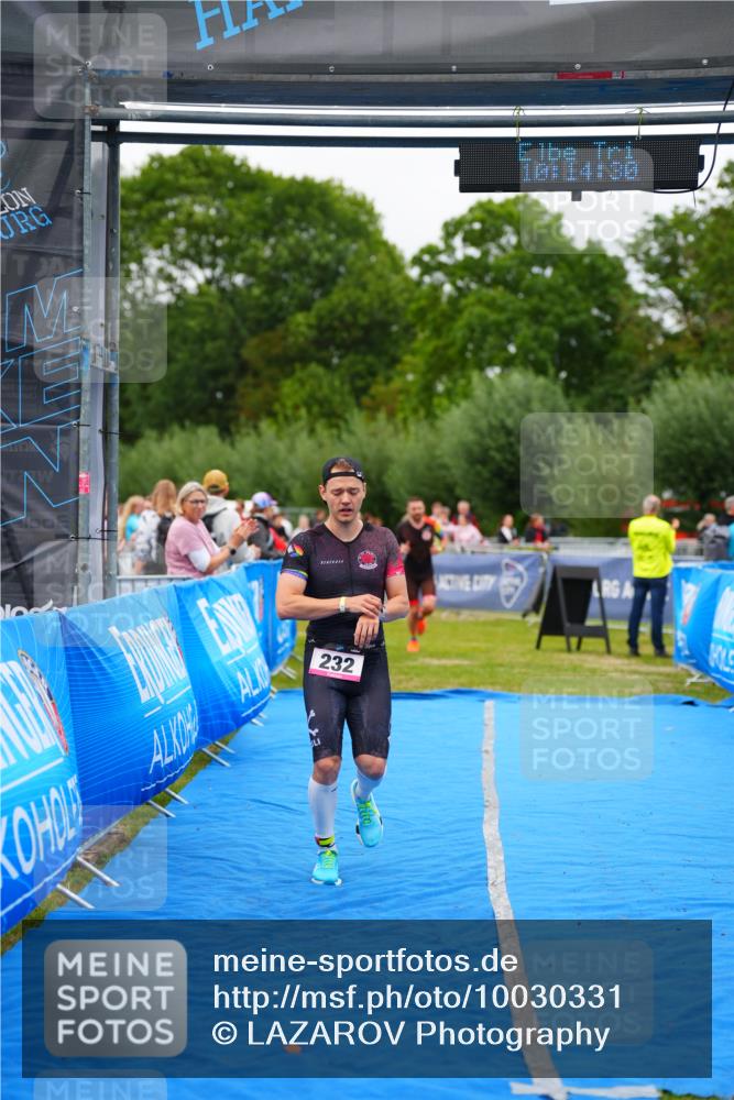 30.08.2026 - Elbe Triathlon Hamburg LAZAROV Photography http://msf.ph/oto/10030331 30.08.2026 10:14:31 Ziel 232, 238 meine-sportfotos.de