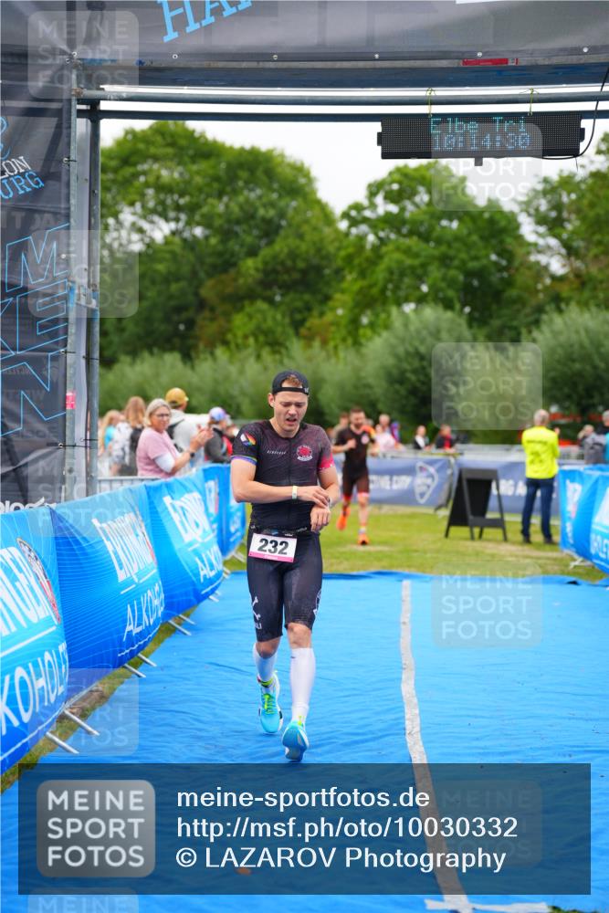 30.08.2026 - Elbe Triathlon Hamburg LAZAROV Photography http://msf.ph/oto/10030332 30.08.2026 10:14:31 Ziel 232, 238 meine-sportfotos.de