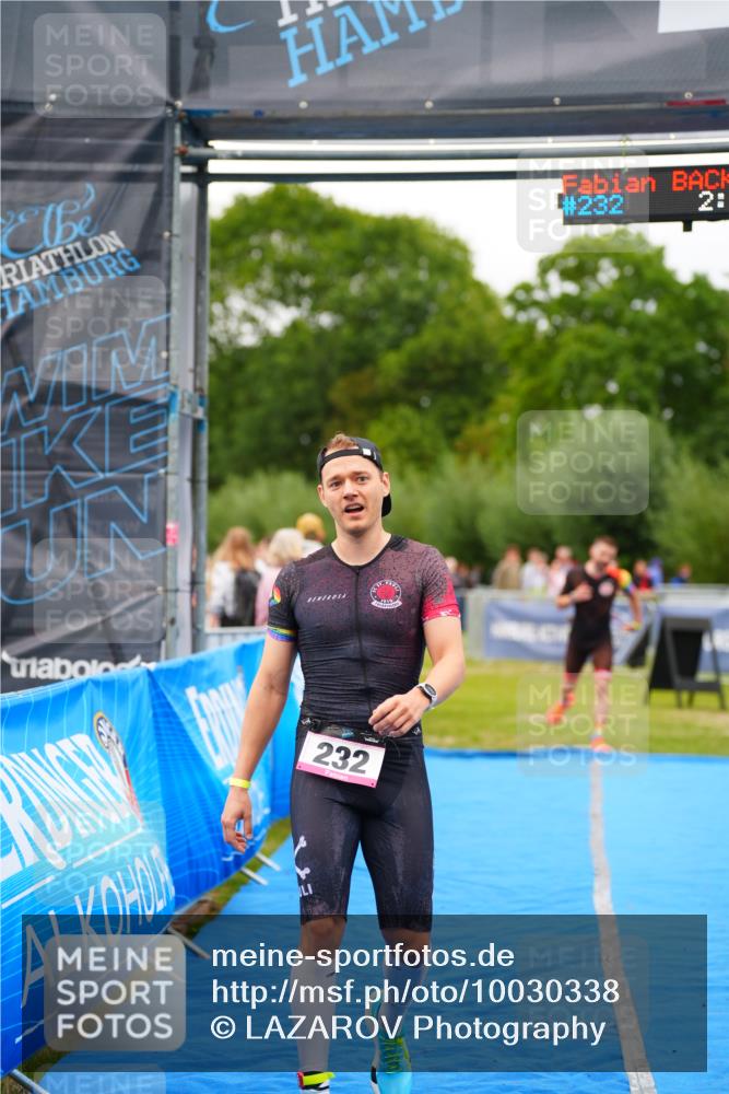 30.08.2026 - Elbe Triathlon Hamburg LAZAROV Photography http://msf.ph/oto/10030338 30.08.2026 10:14:33 Ziel 232, 238 meine-sportfotos.de