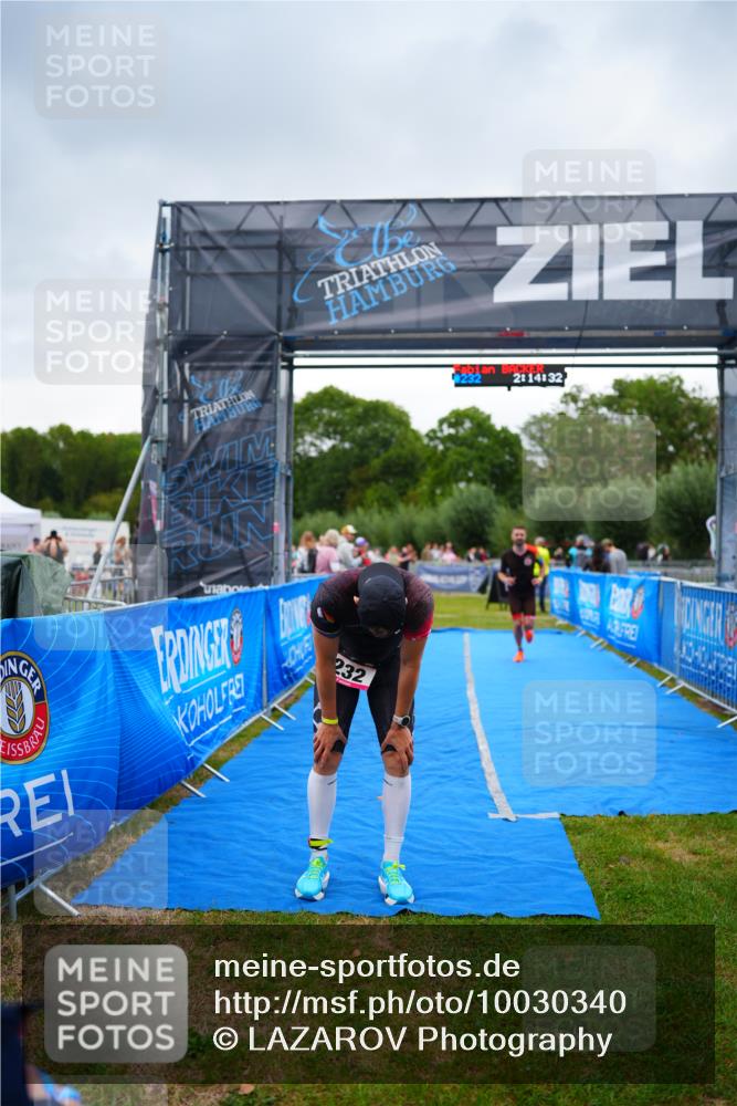 30.08.2026 - Elbe Triathlon Hamburg LAZAROV Photography http://msf.ph/oto/10030340 30.08.2026 10:14:35 Ziel 238 meine-sportfotos.de