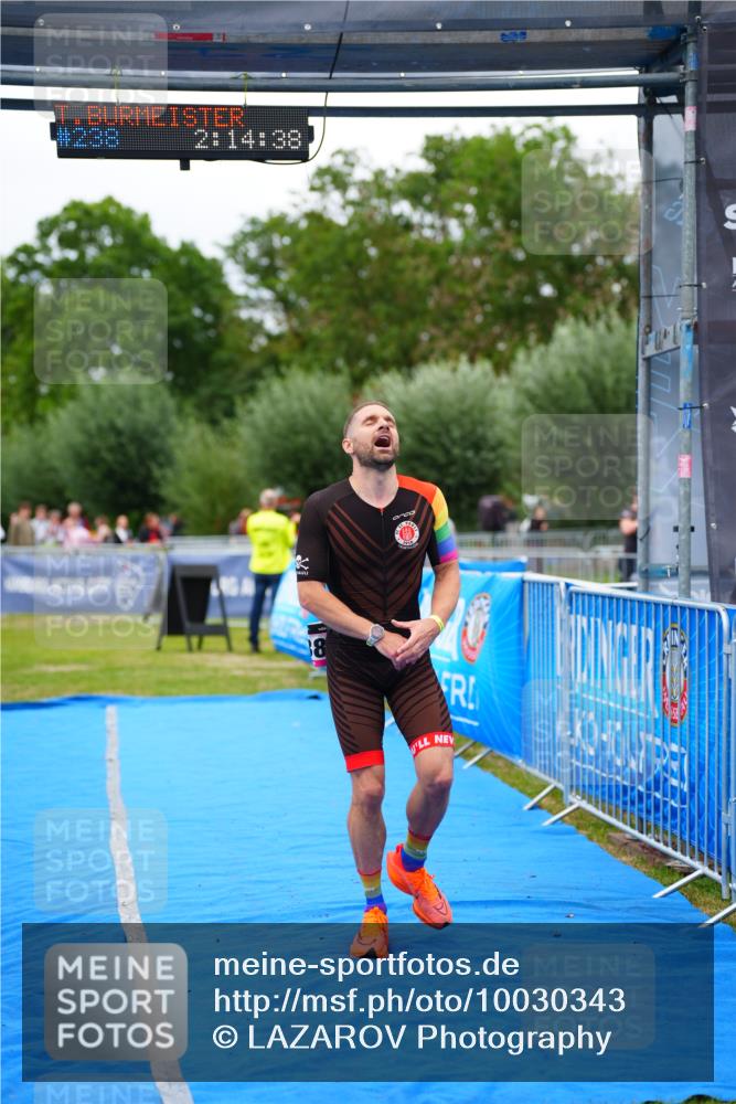 30.08.2026 - Elbe Triathlon Hamburg LAZAROV Photography http://msf.ph/oto/10030343 30.08.2026 10:14:38 Ziel 238 meine-sportfotos.de