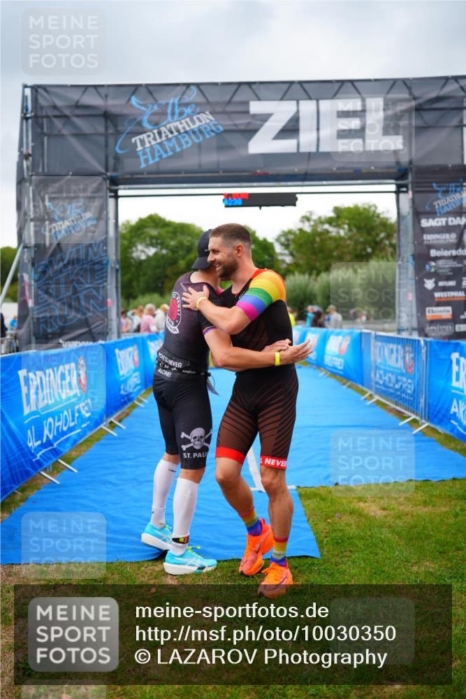 30.08.2026 - Elbe Triathlon Hamburg LAZAROV Photography http://msf.ph/oto/10030350 30.08.2026 10:14:42 Ziel  meine-sportfotos.de