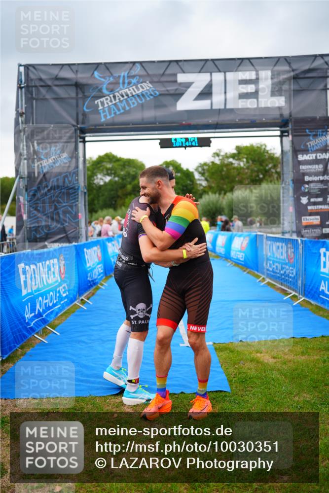 30.08.2026 - Elbe Triathlon Hamburg LAZAROV Photography http://msf.ph/oto/10030351 30.08.2026 10:14:42 Ziel  meine-sportfotos.de