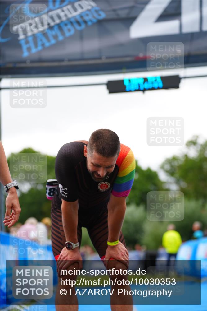 30.08.2026 - Elbe Triathlon Hamburg LAZAROV Photography http://msf.ph/oto/10030353 30.08.2026 10:14:46 Ziel  meine-sportfotos.de