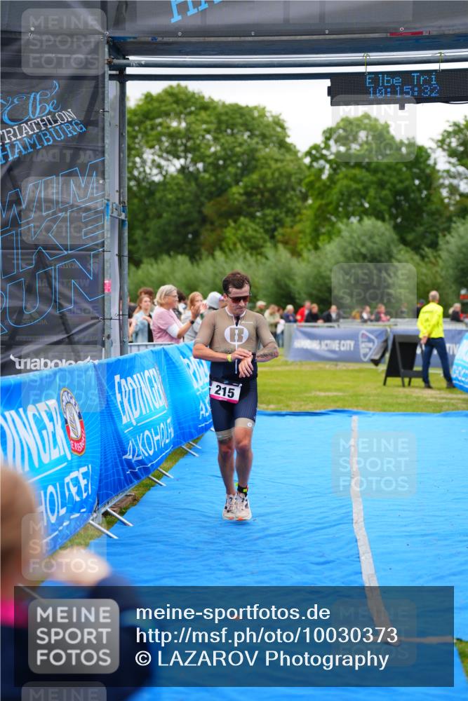 30.08.2026 - Elbe Triathlon Hamburg LAZAROV Photography http://msf.ph/oto/10030373 30.08.2026 10:15:33 Ziel 215 meine-sportfotos.de