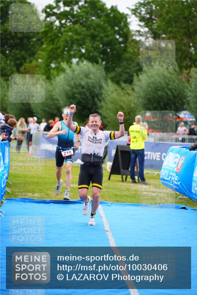 30.08.2026 - Elbe Triathlon Hamburg LAZAROV Photography http://msf.ph/oto/10030406 30.08.2026 10:17:38 Ziel 210, 272 meine-sportfotos.de