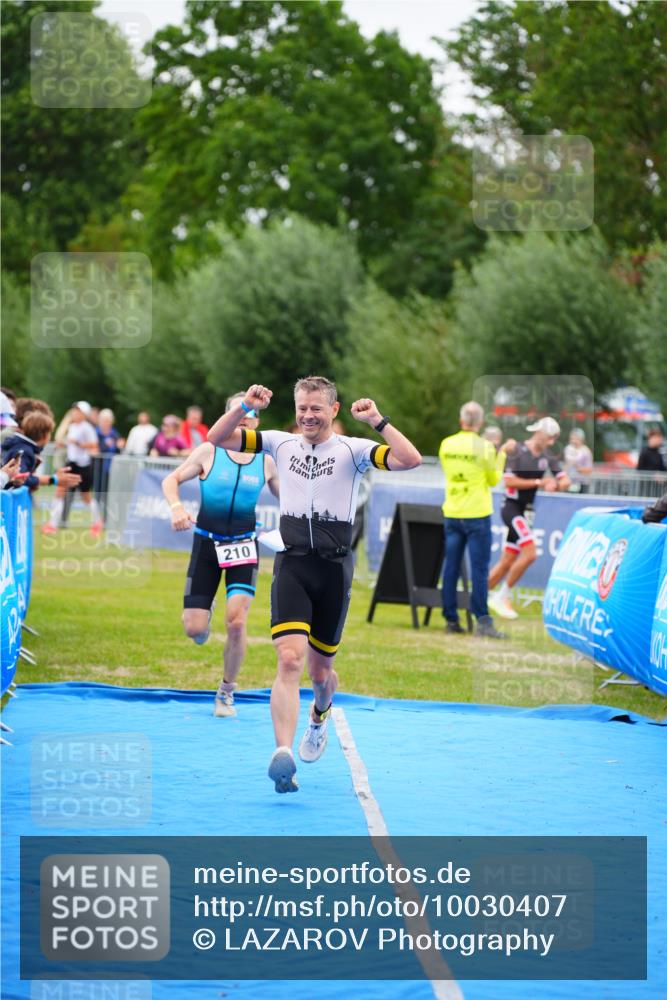 30.08.2026 - Elbe Triathlon Hamburg LAZAROV Photography http://msf.ph/oto/10030407 30.08.2026 10:17:38 Ziel 210, 272 meine-sportfotos.de
