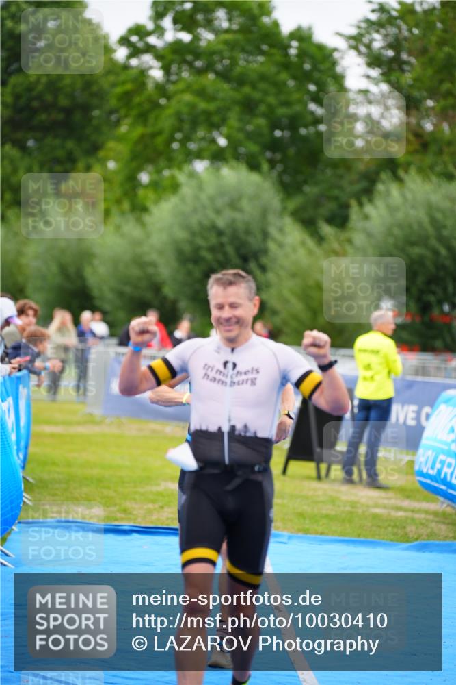 30.08.2026 - Elbe Triathlon Hamburg LAZAROV Photography http://msf.ph/oto/10030410 30.08.2026 10:17:40 Ziel 210, 272 meine-sportfotos.de
