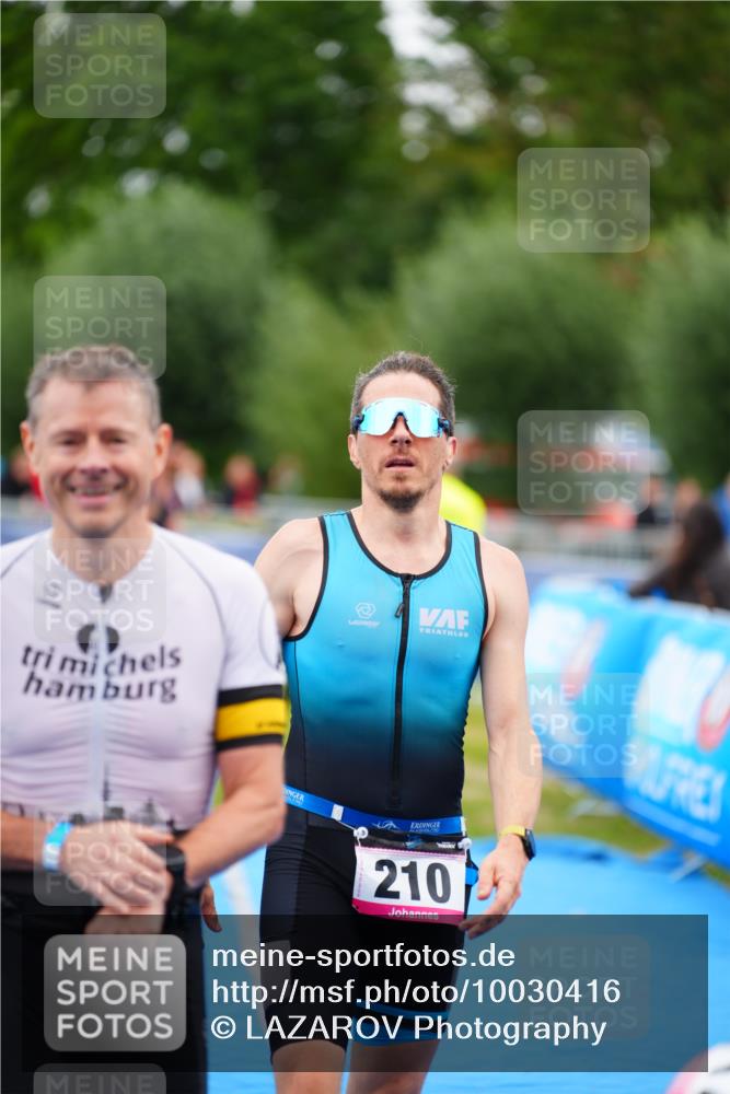 30.08.2026 - Elbe Triathlon Hamburg LAZAROV Photography http://msf.ph/oto/10030416 30.08.2026 10:17:42 Ziel 210, 272 meine-sportfotos.de