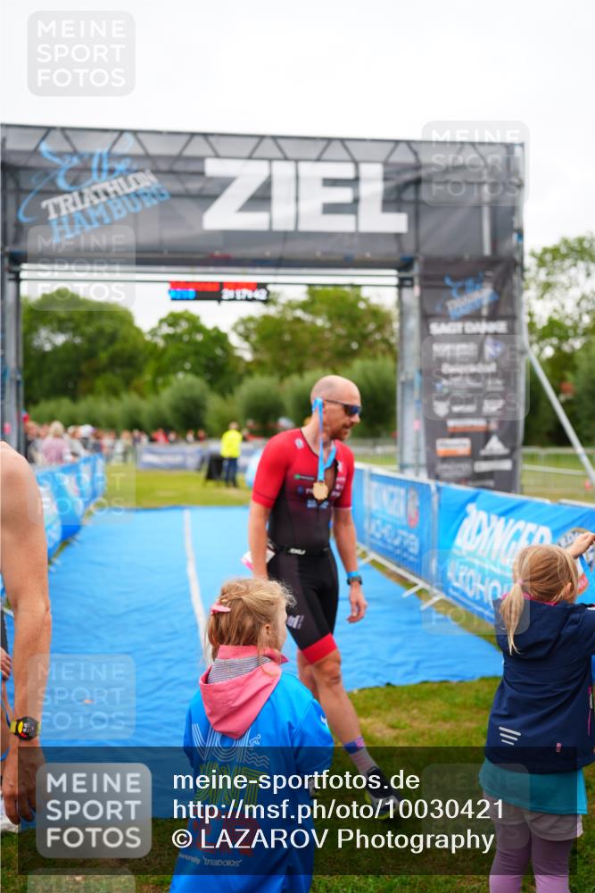 30.08.2026 - Elbe Triathlon Hamburg LAZAROV Photography http://msf.ph/oto/10030421 30.08.2026 10:17:47 Ziel  meine-sportfotos.de