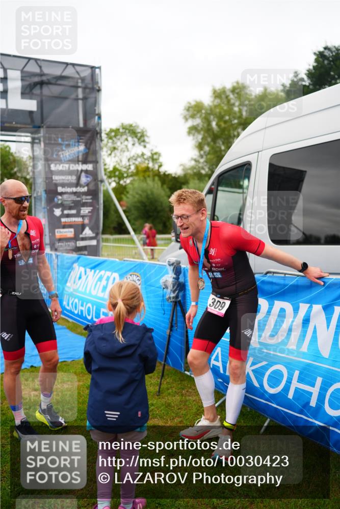 30.08.2026 - Elbe Triathlon Hamburg LAZAROV Photography http://msf.ph/oto/10030423 30.08.2026 10:17:48 Ziel  meine-sportfotos.de