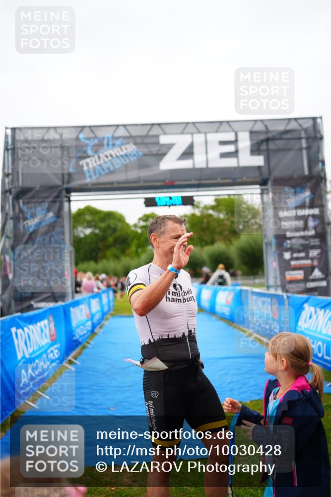 30.08.2026 - Elbe Triathlon Hamburg LAZAROV Photography http://msf.ph/oto/10030428 30.08.2026 10:17:51 Ziel  meine-sportfotos.de