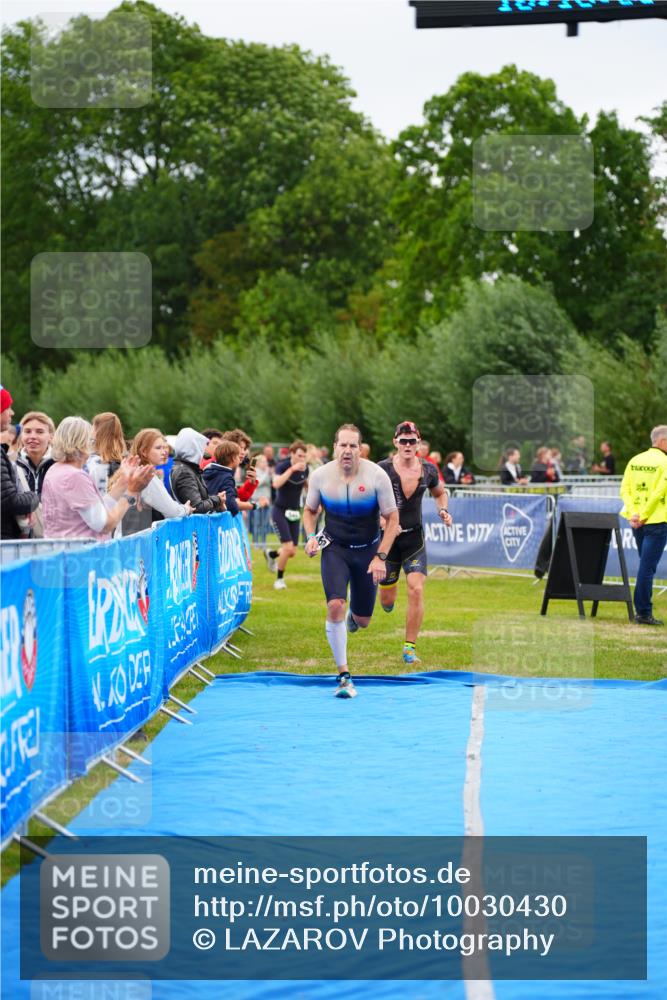 30.08.2026 - Elbe Triathlon Hamburg LAZAROV Photography http://msf.ph/oto/10030430 30.08.2026 10:18:04 Ziel 268, 411 meine-sportfotos.de