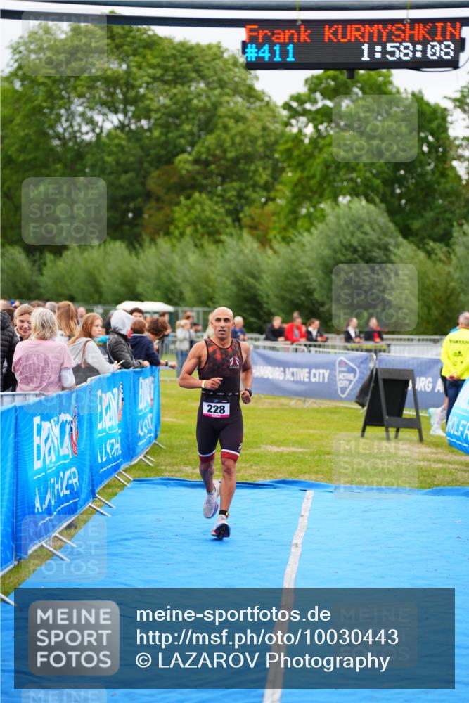30.08.2026 - Elbe Triathlon Hamburg LAZAROV Photography http://msf.ph/oto/10030443 30.08.2026 10:18:13 Ziel 228 meine-sportfotos.de